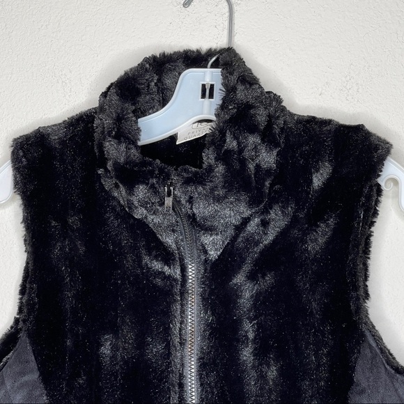 Private Quarters Touch of Mink‎ Vest Black - Picture 5 of 8